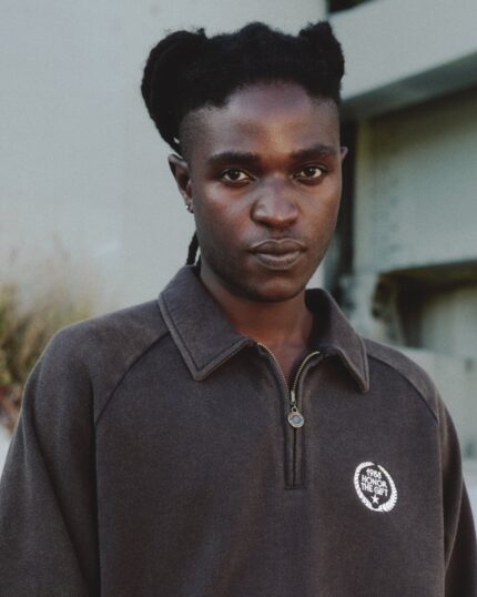 Vintage Terry Quarter Zip Vintage Black worn by model