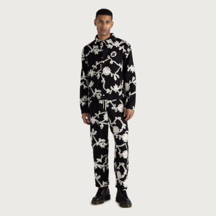 Floral Ribbon Ankle Pant Black worn by model