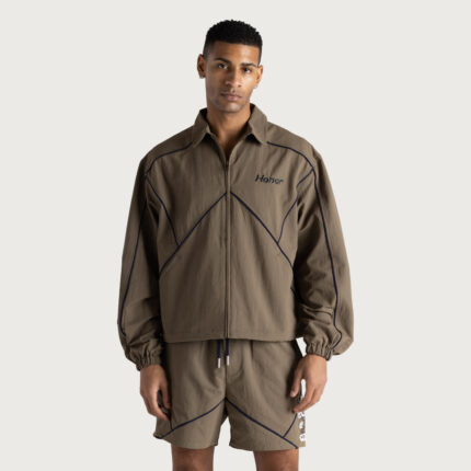 Growth Track Jacket Pebble worn by model